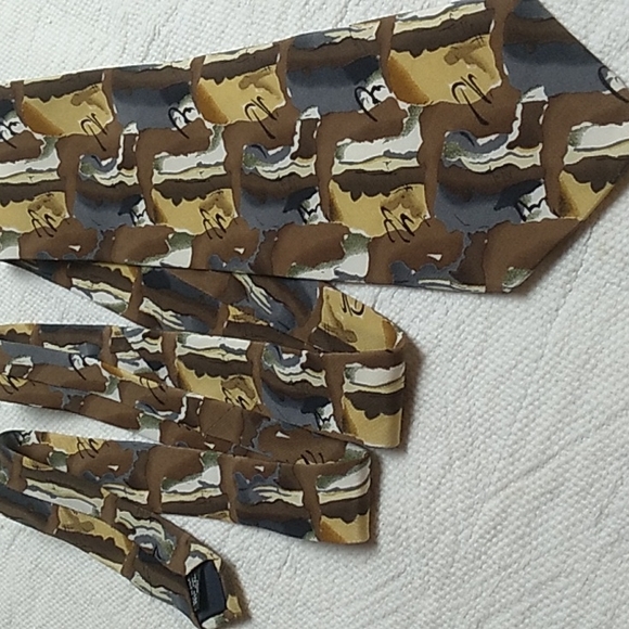100% silk J. Garcia Men's tie in Browns and Gray - Picture 1 of 6